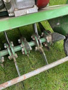 Fracture tine aeration machine